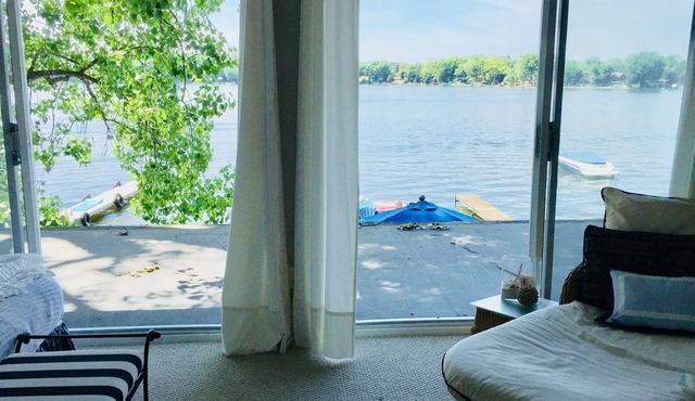 cozy family friendly lake home near Ann Arbor