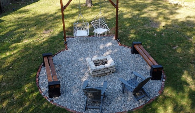 Cozy family friendly retreat w/4 bedrooms, wrk area, and ultimate green space.