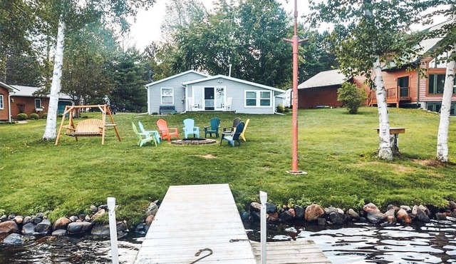 Cozy, Family Friendly Waterfront Cottage on Lake Alice