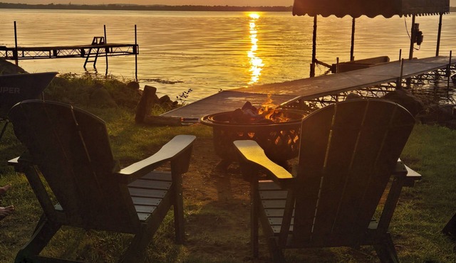 Cozy family getaway right on Lake Wissota!