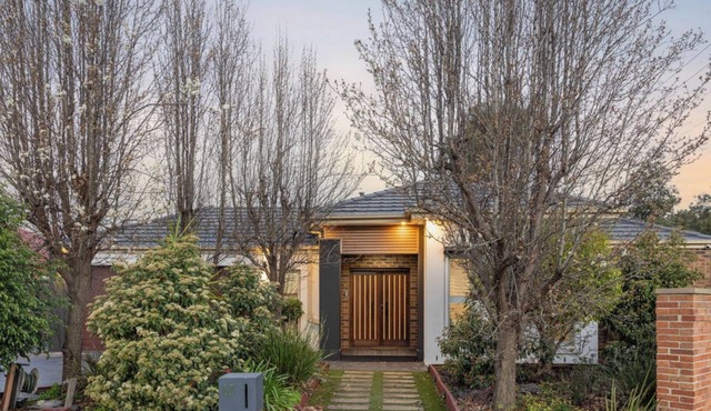 Cozy Family Home in Caroline Springs