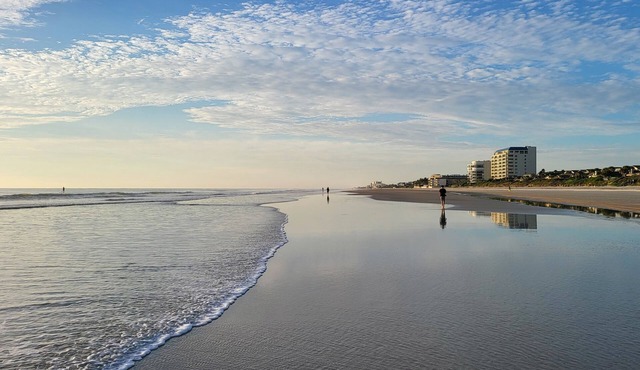 Cozy family home 20 minutes from the beach