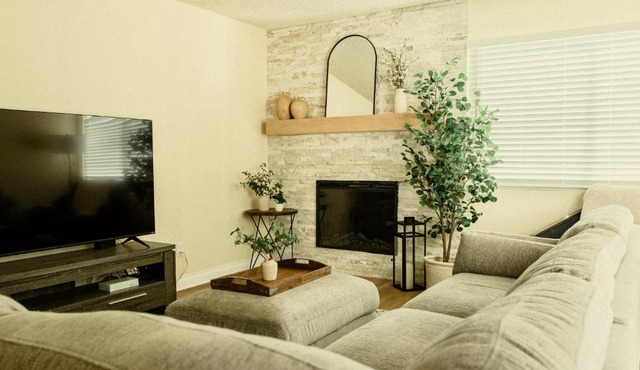 Cozy Family Home - 20 Mins from Disneyland