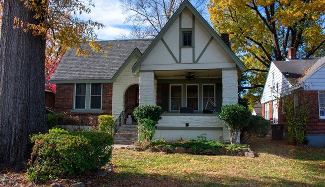 Cozy family home in midtown, minutes from downtown Memphis, & Rhodes college