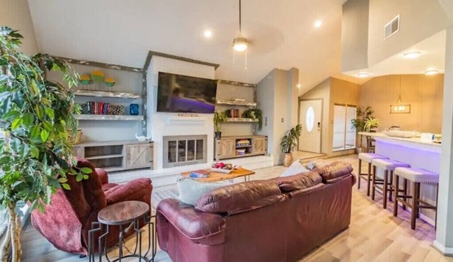 Cozy Family Home! Newly upgraded! 10min to Galleria