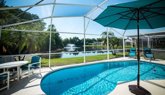 COZY FAMILY HOME POOL AND LAKE VIEW, 5MILES DISNEY