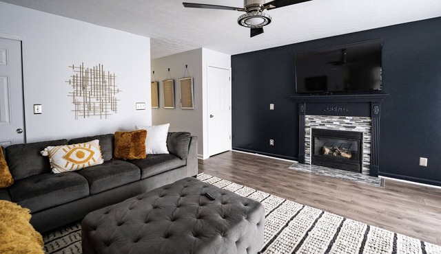 Cozy family home. 19 minutes from Churchill Downs