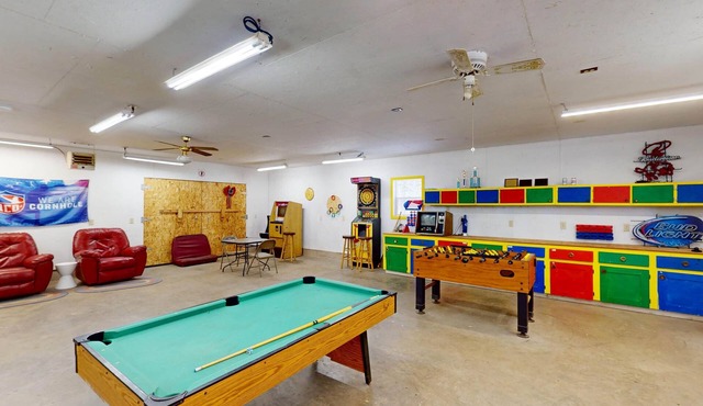 Cozy Family Home with Spacious Backyard