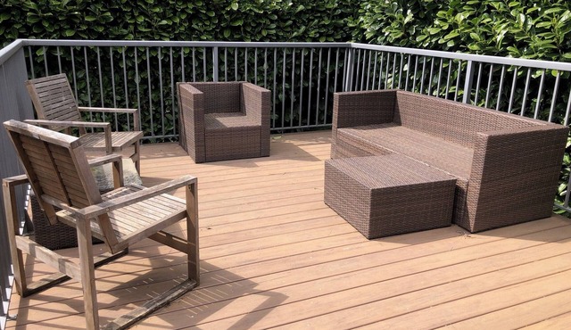 Cozy family home w backyard living