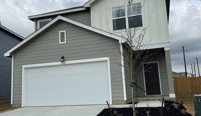 Cozy Family Home w/In-Law Suite Downstairs!