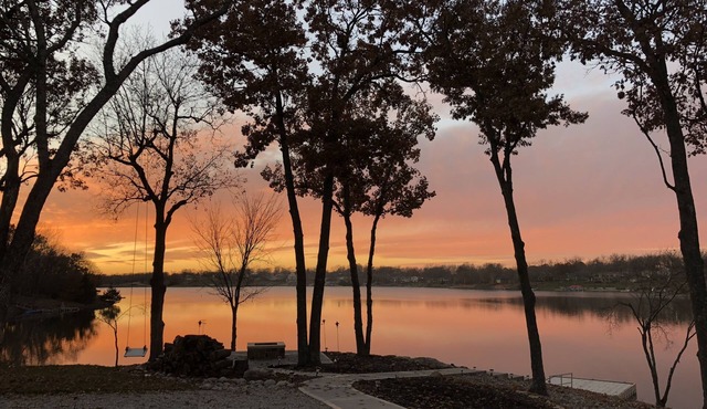 Cozy Family lake house