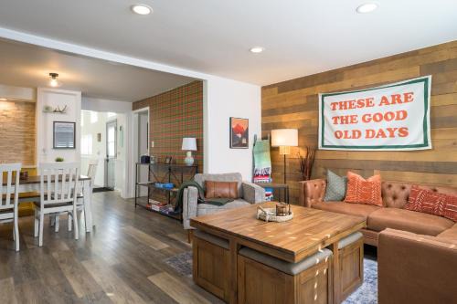 Cozy Family Retreat with Yard - Walk to Olde Town
