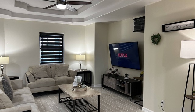 Cozy Family-sized Townhome