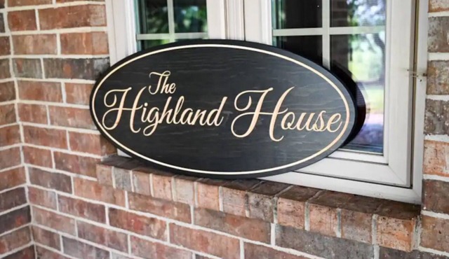 Cozy family sized country getaway with private pool and outdoor sitting area