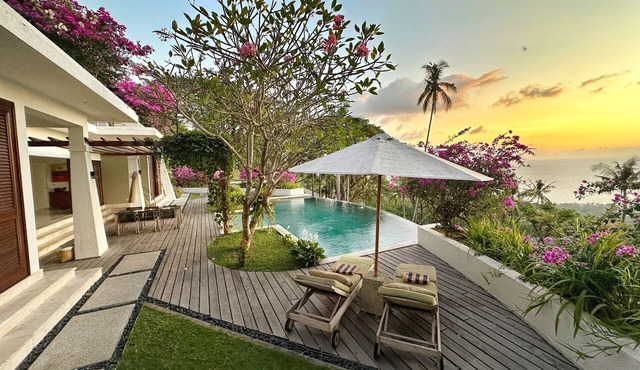 Cozy Family Villa with Sunset View
