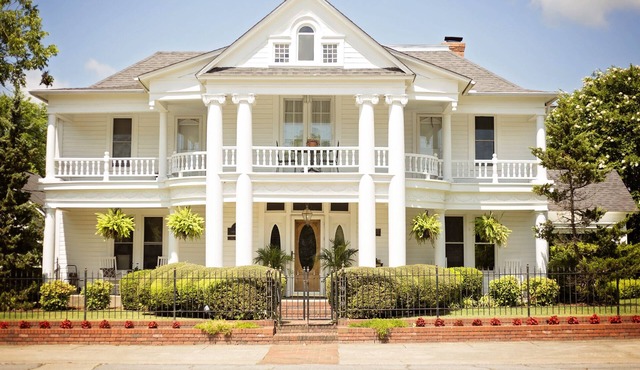 Cozy Farm House located on historic turn-of-the century property.