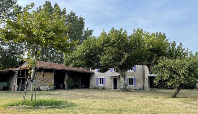 Cozy farm in Rhone Valley, France