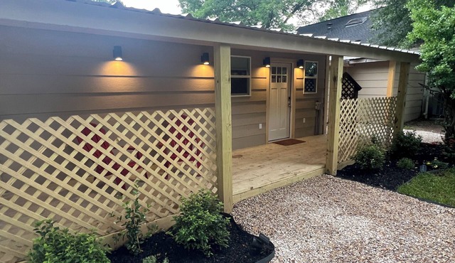 Cozy farmhouse cabin near Kilgore and Longview