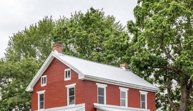 Cozy Farmhouse close to Gettysburg, Pa.