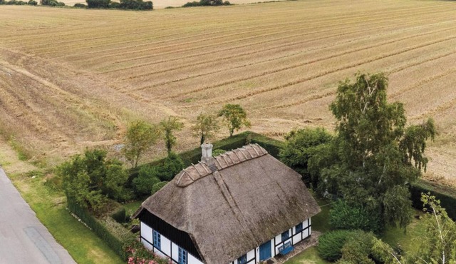 Cozy farmhouse close to the sea