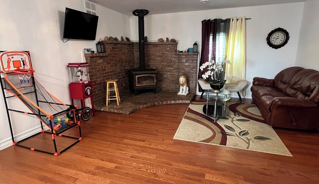 Cozy Farmhouse/Cottage Retreat