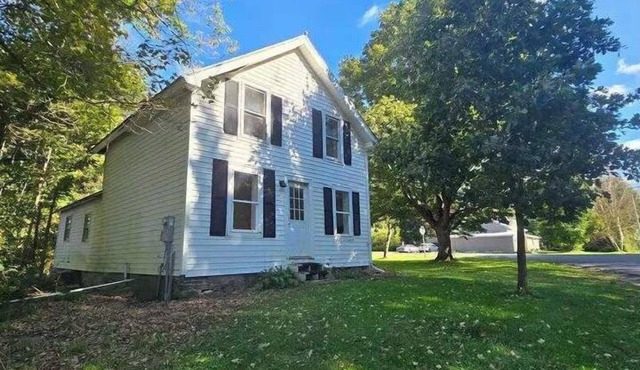 Cozy Farmhouse Rental