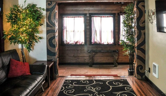 Cozy Farmhouse Retreat 10 min to Bear Lake - Pets OK