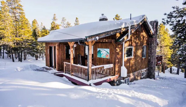 Cozy Fireplace, gorgeous view, ski country