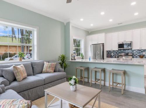Cozy first floor waterside condo