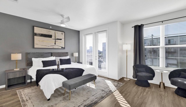 Cozy Flat w/Pool, Gym, & Stunning City Views
