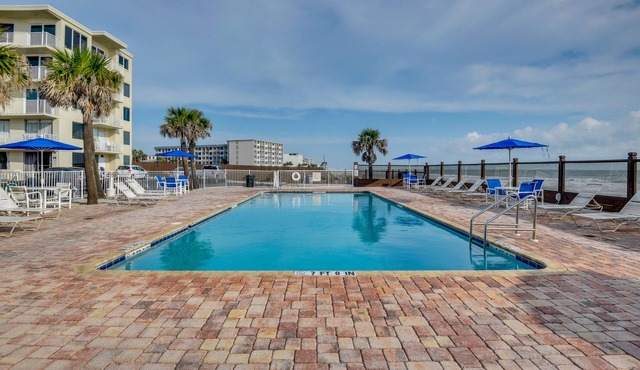 Cozy Florida Getaway w/Pool Access & Ocean Views!