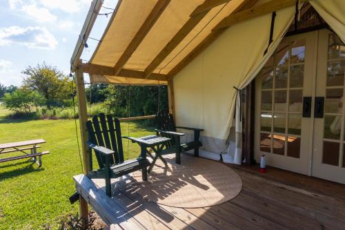 Cozy Forest Retreat near Sam Houston National Park