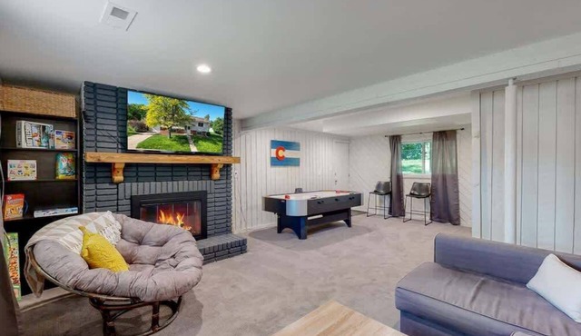 Cozy Four Bedroom Family Retreat with Yard and Air Hockey