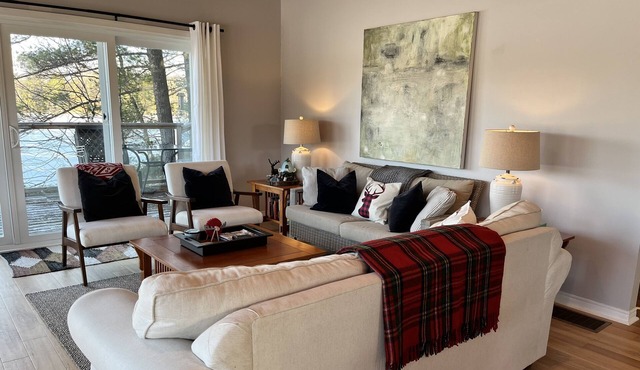 Cozy Four Season Cottage on Brandy Lake