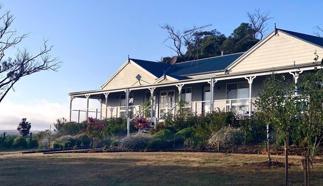 Cozy Fox- Luxury farm stay (near Daylesford) Breathtaking views