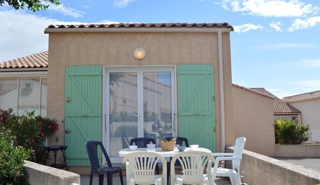 Cozy 2-Room Mezzanine House with Pool, Parking, and Terrace in Saint Pierre, 800m from Beach