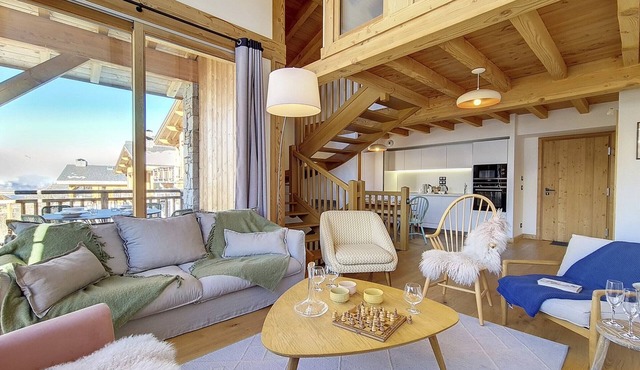 Cozy chalet ski-in access, wifi and parking