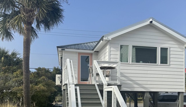 Cozy Front Beach One Bedroom Cottage