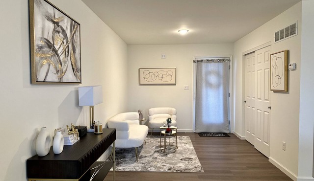 Cozy Front Lake Home in Newtown St. Charles