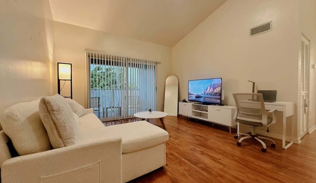 Cozy Full 1B, 1B Apt, Kitchen, Laundry