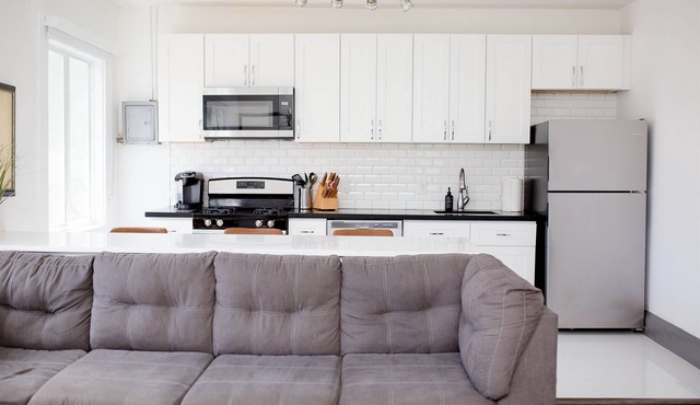 Cozy - full kitchen & 10ft island - 1.2G Wifi