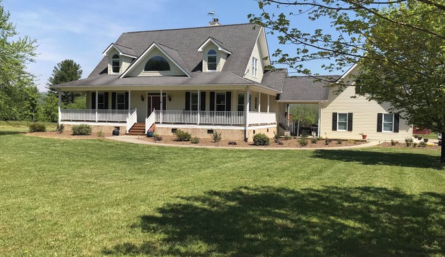 Cozy, Fully Furnished Mountain Retreat – Perfect for Nature Lovers!
