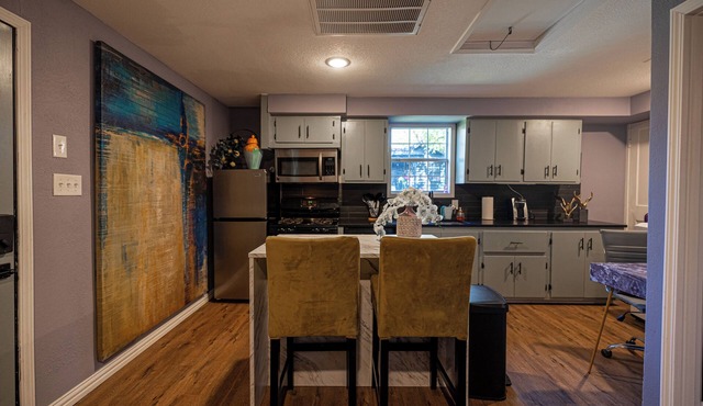 Cozy Fully Furnished, 1-Bedroom Rental in brilliant Dallas with all bills paid!