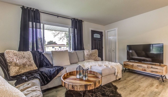 Cozy Fully Furnished 3bed blocks from Hospital