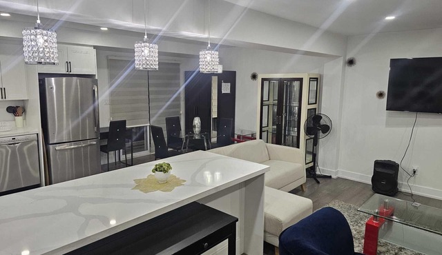 Cozy Fully Furnished Home Exclude Basement