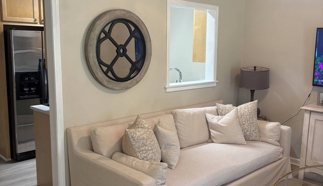 Cozy, functional condo located in the heart of the Cotton district.