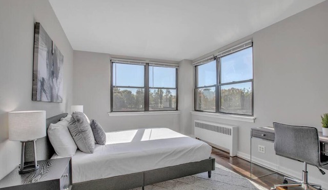 Cozy Furnished 2Br Apartment with Gym, Pool