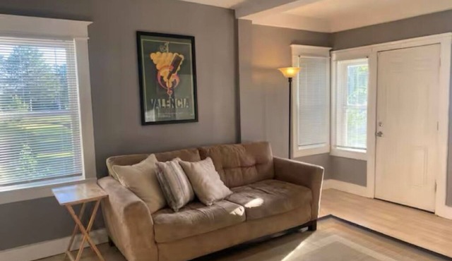 Cozy Furnished Home in Historic Dutchtown Neighborhood