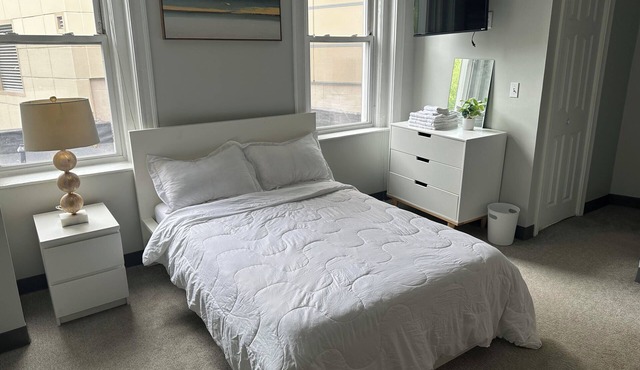 Cozy Furnished studio in the heart of Quincy
