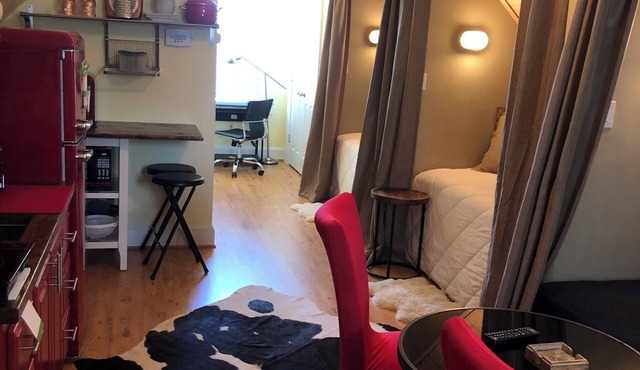 Cozy garage apartment in a lovely safe small town near Charlotte, NC